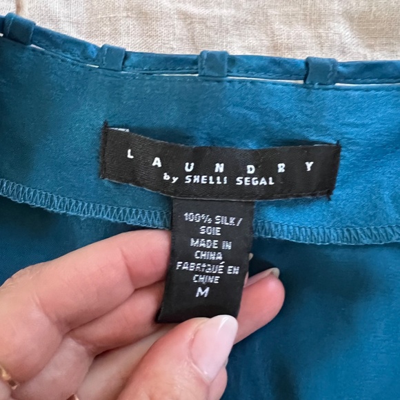 - 100% Satin silk wrap blouse - Picture 3 of 3